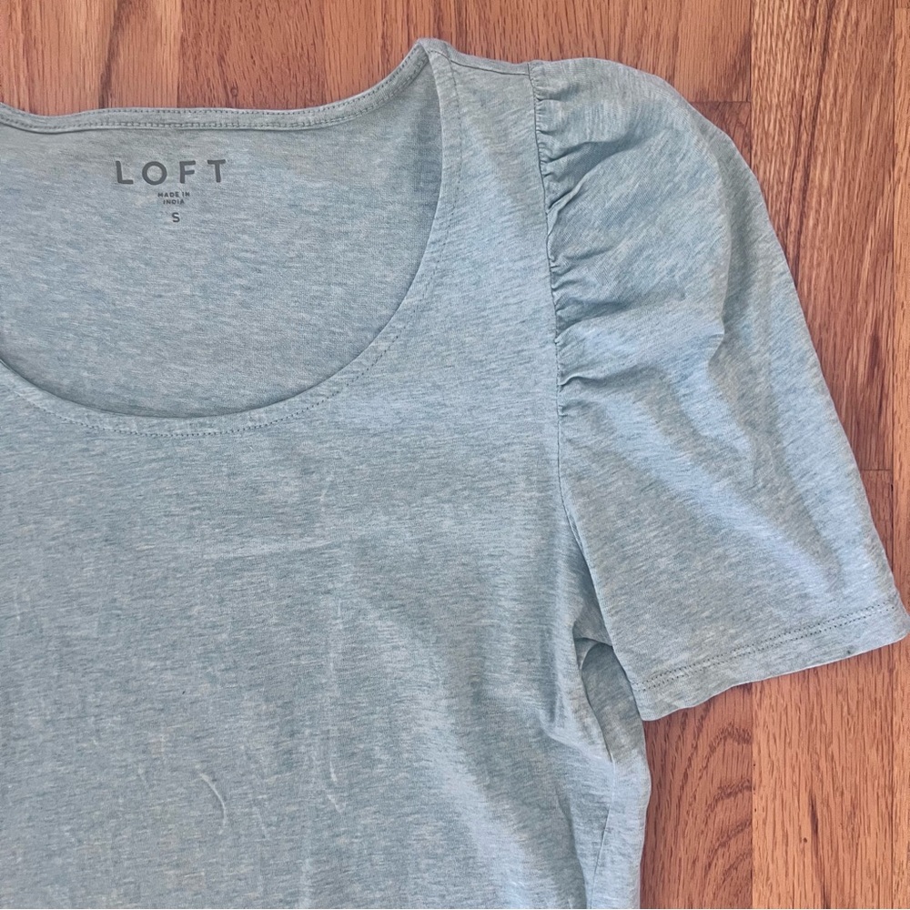 LOFT Light Heather Aqua Scoop Neck Puff Sleeve Tee - Picture 2 of 8